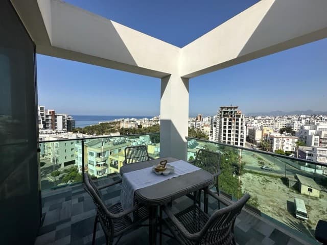 GİRNE MERKEZ DE MUHTEŞEM DENİZ DAĞ MANZARALI SATILIK PENTHOUSE DAIRE