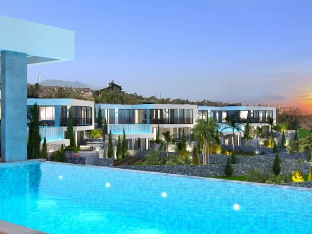 GİRNE ARAPKÖY DE PANORAMİK DENİZ MANZARALI , 6+1  ODALI,  ÖZEL SATILIK VİLLA