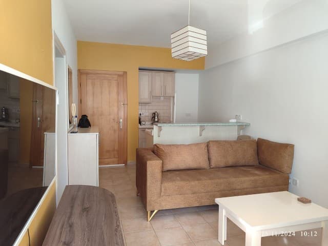 GİRNE MERKEZ DE  SATILIK GENİŞ 1+1 EŞYALI DAİRE