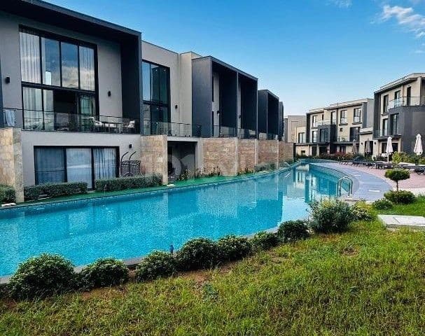 GİRNE KARAOĞLANOĞLUN DA DENİZE YÜRÜME MESAFESİNDE 2+1 SATILIK SİTE İÇERİSİNDE DAİRE