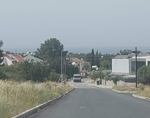 EDREMİT DE DENİZ MANZARALI İNŞAATA HAZIR SATILIK ARSALAR